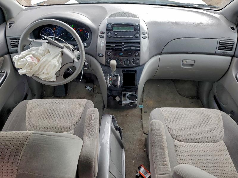 Photo 8 from auction – 2010 TOYOTA SIENNA LE with VIN 5TDJK4CC3AS032533