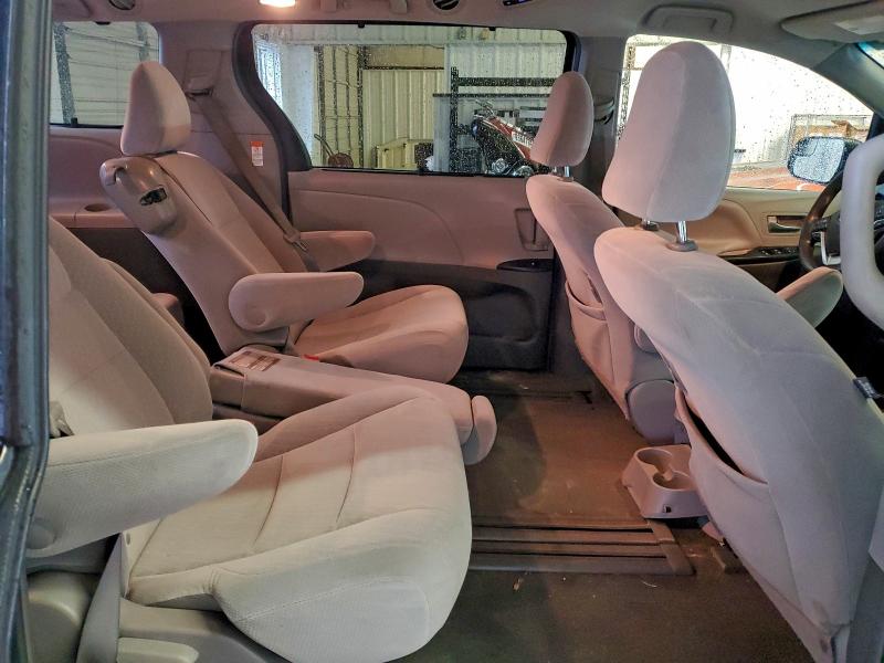 Photo 11 from auction – 2017 TOYOTA SIENNA LE with VIN 5TDKZ3DC9HS805587