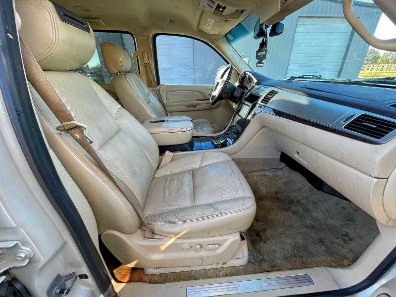Photo 5 from auction – 2007 CADILLAC ESCALADE L with VIN 1GYFK63897R391884