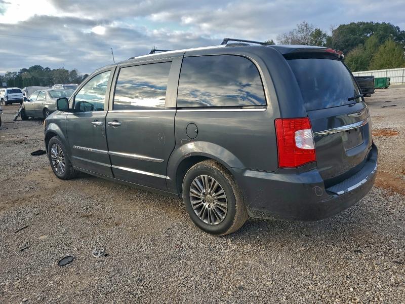 Photo 2 from auction – 2011 CHRYSLER TOWN & COU with VIN 2A4RR6DG3BR753838