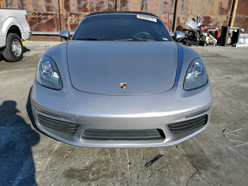 Photo 5 from auction – 2017 PORSCHE BOXSTER with VIN WP0CA2A80HS221950