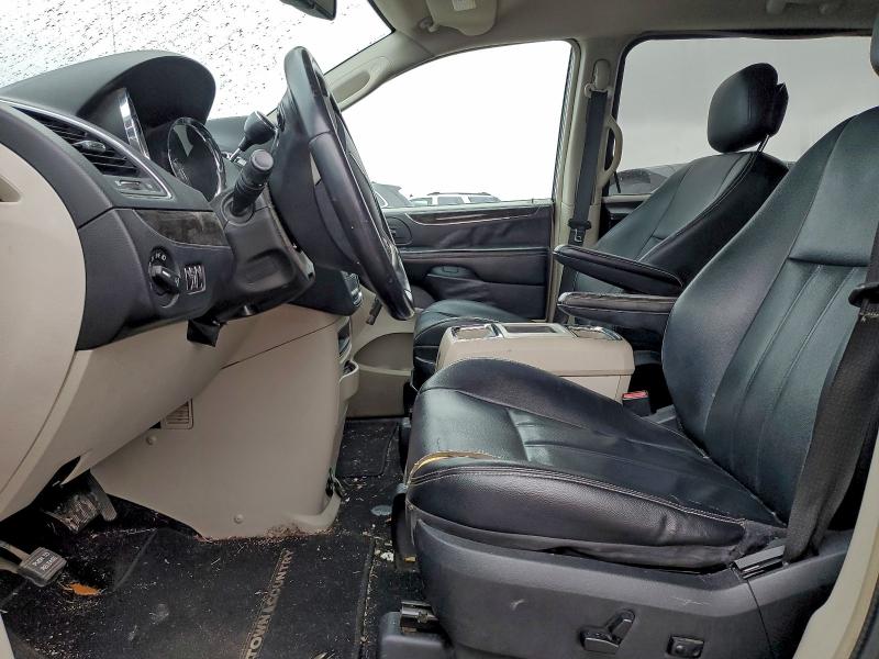 Photo 7 from auction – 2014 CHRYSLER TOWN & COU with VIN 2C4RC1BG8ER295103