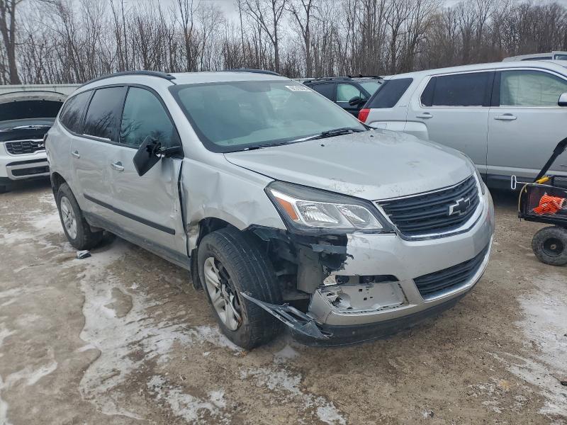 Photo 4 from auction – 2017 CHEVROLET TRAVERSE L with VIN 1GNKRFED0HJ322860