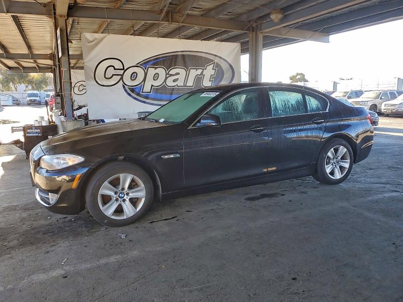 BMW 528 I 2013 with VIN WBAXG5C56DDY33862 - Photo from auction