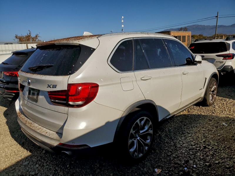 Photo 3 from auction – 2015 BMW X5 XDRIVE3 with VIN 5UXKR0C50F0P11288