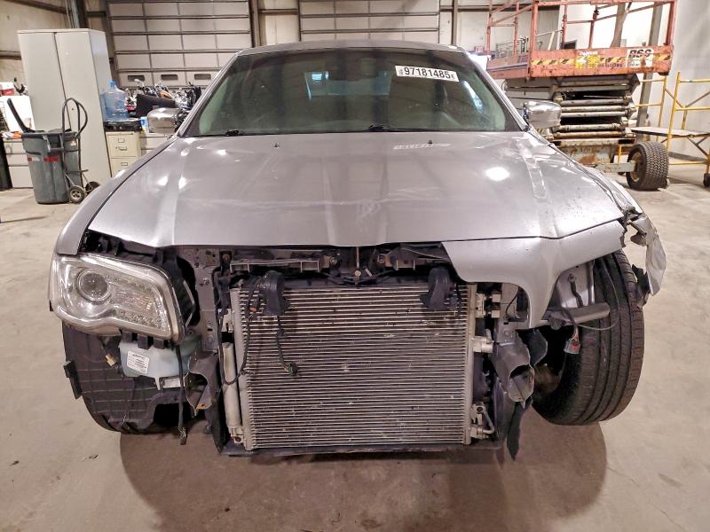 Photo 5 from auction – 2018 CHRYSLER 300 LIMITE with VIN 2C3CCAKG0JH296630