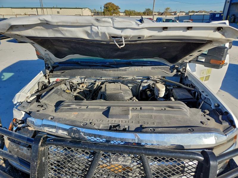 Photo 11 from auction – 2018 CHEVROLET SILVERADO with VIN 1GC1KUEG2JF207872