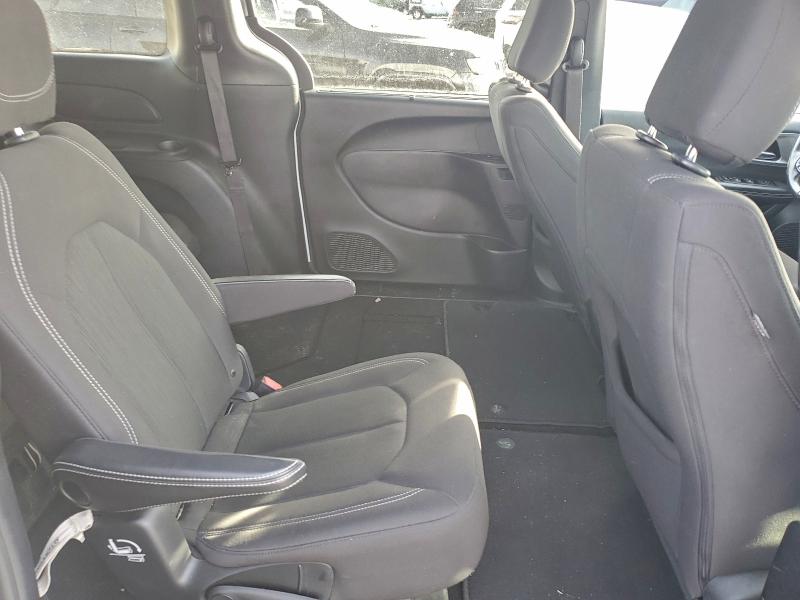 Photo 11 from auction – 2018 CHRYSLER PACIFICA T with VIN 2C4RC1FG5JR365502