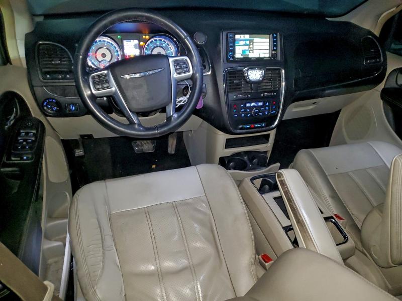 Photo 8 from auction – 2013 CHRYSLER TOWN & COU with VIN 2C4RC1CG6DR534273