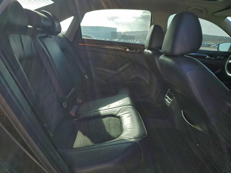 Photo 10 from auction – 2014 VOLKSWAGEN PASSAT SEL with VIN 1VWCN7A36EC092587