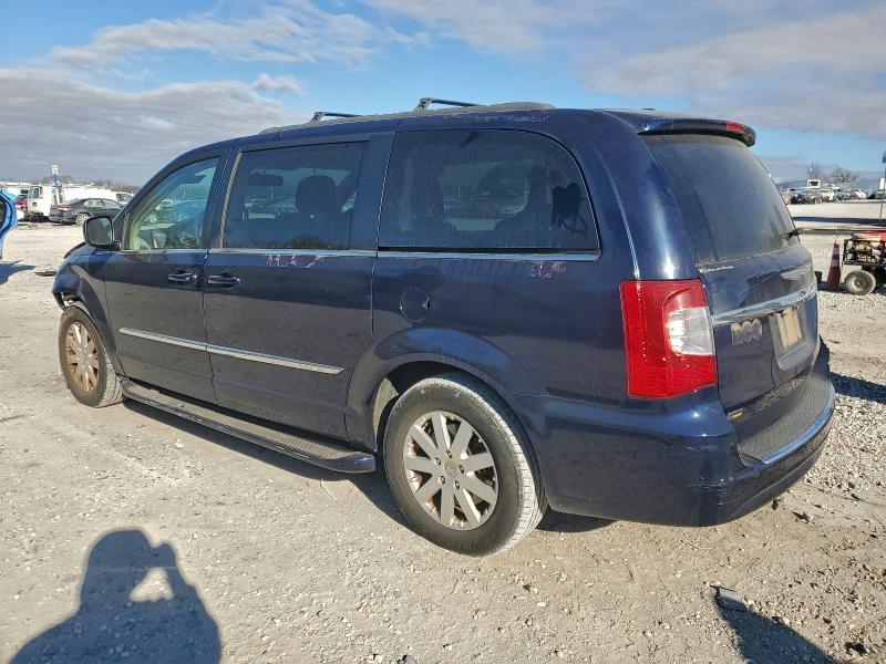 Photo 2 from auction – 2015 CHRYSLER TOWN & COU with VIN 2C4RC1BG9FR538340