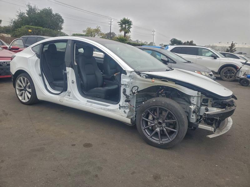 Photo 4 from auction – 2018 TESLA MODEL 3 with VIN 5YJ3E1EA6JF018480