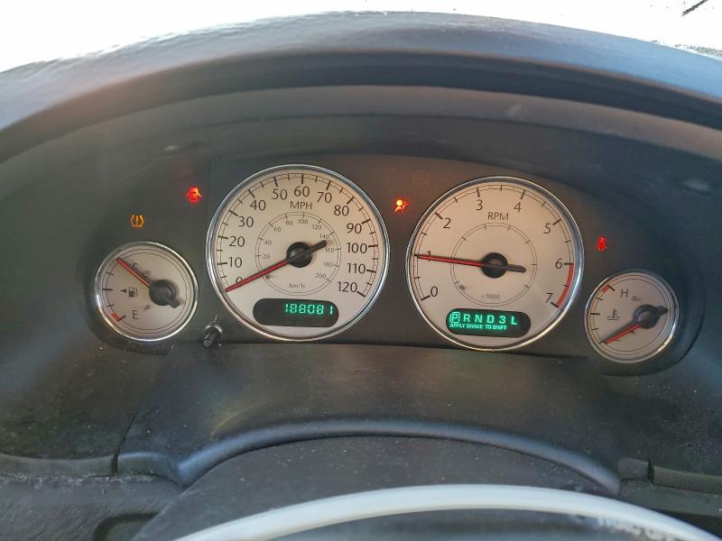 Photo 9 from auction – 2005 CHRYSLER TOWN & COU with VIN 2C8GP64L35R409641