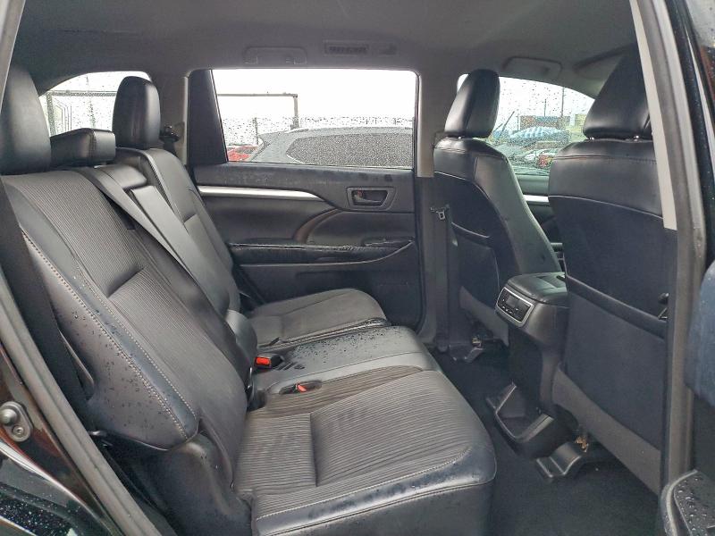 Photo 11 from auction – 2018 TOYOTA HIGHLANDER with VIN 5TDZZRFH3JS281143
