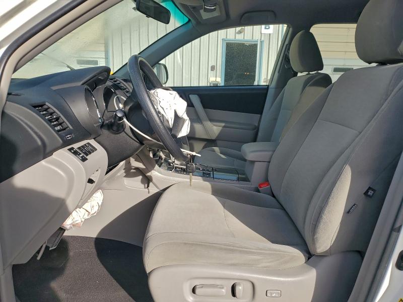 Photo 7 from auction – 2012 TOYOTA HIGHLANDER with VIN 5TDBK3EH8CS100741