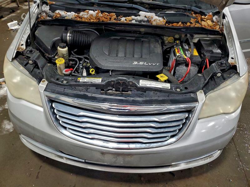 Photo 12 from auction – 2011 CHRYSLER TOWN & COU with VIN 2A4RR5DG2BR694548