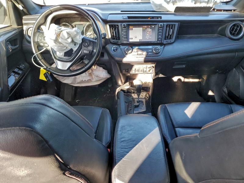 Photo 8 from auction – 2017 TOYOTA RAV4 SE with VIN JTMNFREV7HJ716929