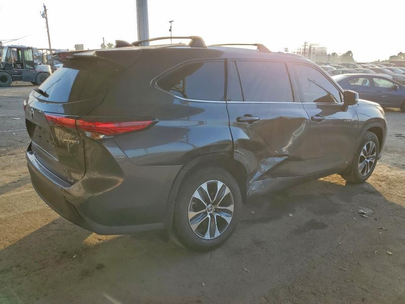 Photo 3 from auction – 2020 TOYOTA HIGHLANDER with VIN 5TDHBRCH0LS513656