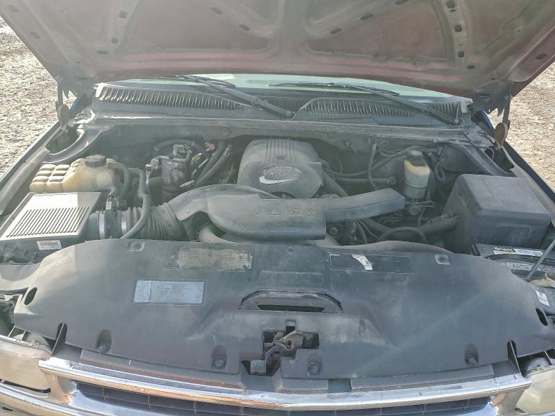 Photo 11 from auction – 2001 CHEVROLET SUBURBAN 1 with VIN 1GNFK16TX1J260100