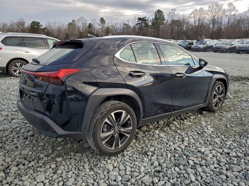 Photo 3 from auction – 2019 LEXUS UX 200 with VIN JTHY3JBHXK2000547