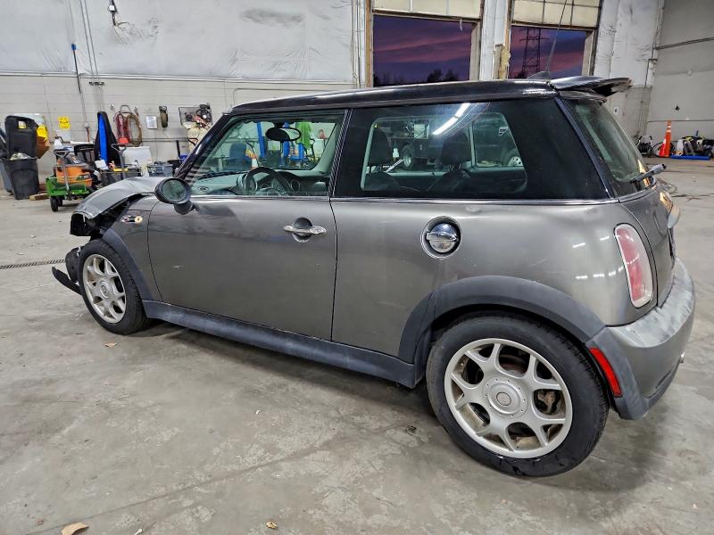 Photo 2 from auction – 2006 MINI COOPER S with VIN WMWRE33586TL17627