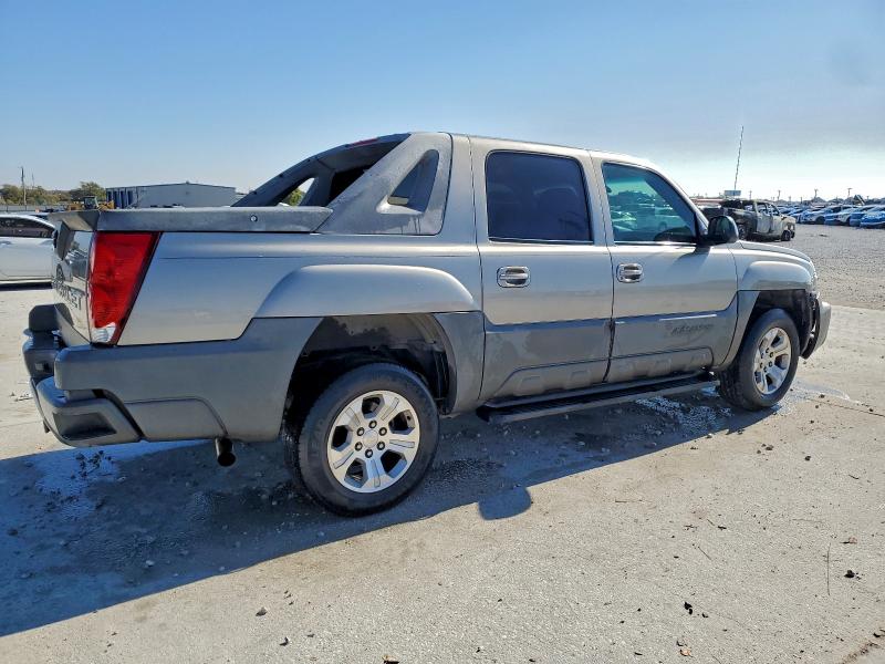 Photo 3 from auction – 2002 CHEVROLET AVALANCHE with VIN 3GNEC13T02G335127