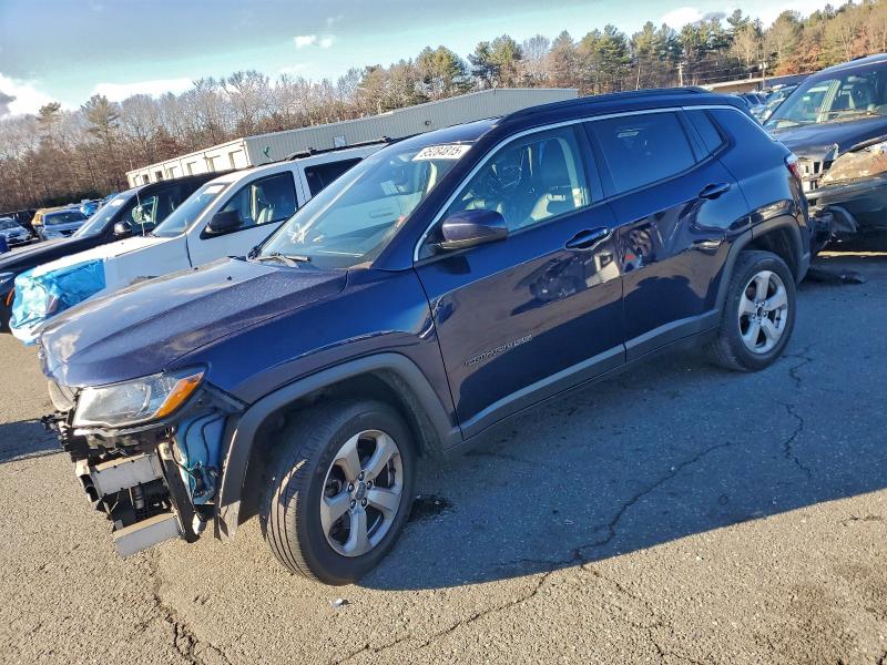 JEEP COMPASS 2019 with VIN 3C4NJDBB3KT645918 - Photo from auction