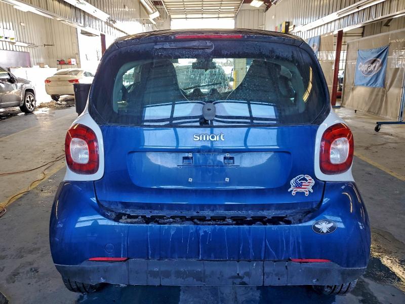 Photo 6 from auction – 2016 SMART FORTWO with VIN WMEFJ5DA1GK057458