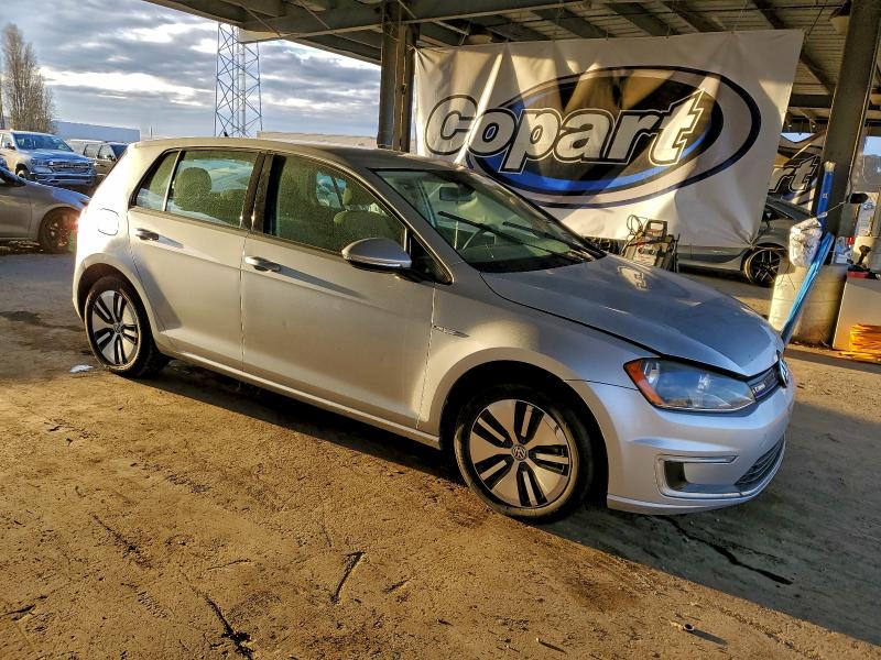 Photo 4 from auction – 2016 VOLKSWAGEN E-GOLF SE with VIN WVWKP7AU3GW912658