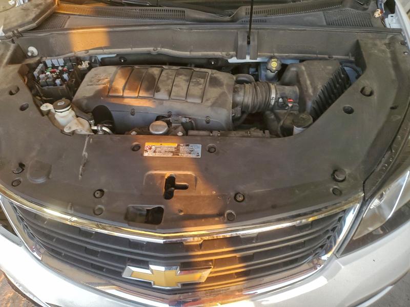 Photo 12 from auction – 2017 CHEVROLET TRAVERSE L with VIN 1GNKRFKDXHJ103554
