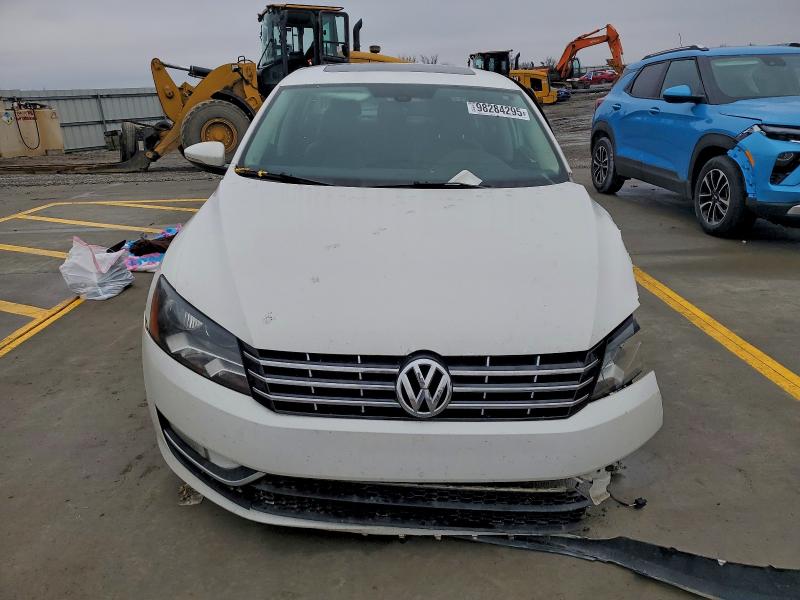 Photo 5 from auction – 2012 VOLKSWAGEN PASSAT SEL with VIN 1VWCM7A34CC001753