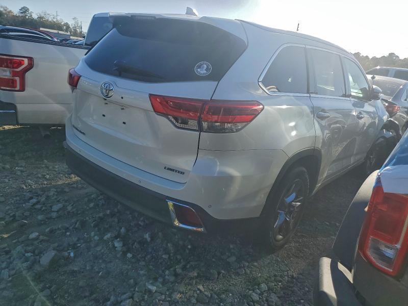 Photo 3 from auction – 2019 TOYOTA HIGHLANDER with VIN 5TDYZRFH2KS321323