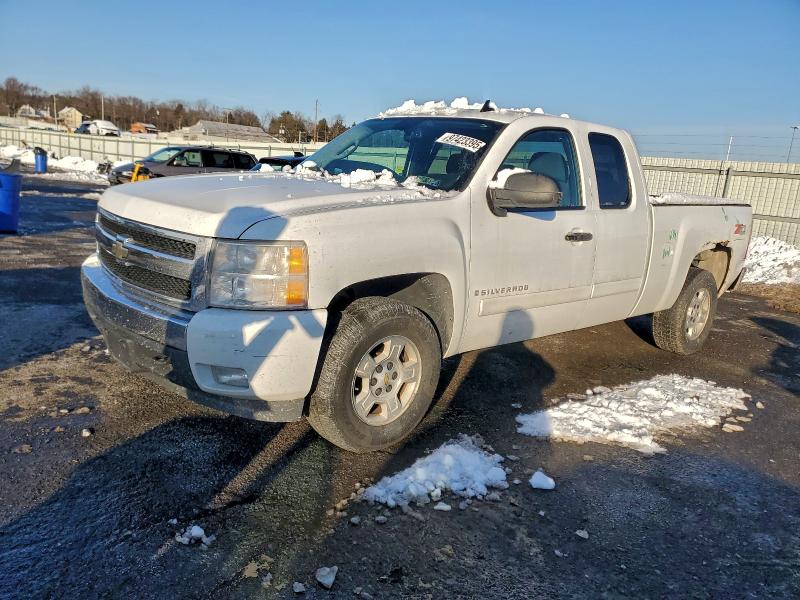 CHEVROLET SILVERADO 2008 with VIN 2GCEK19JX81217508 - Photo from auction
