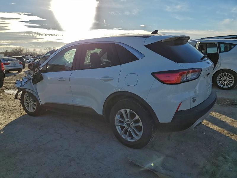 Photo 2 from auction – 2020 FORD ESCAPE SE with VIN 1FMCU0G65LUB98336