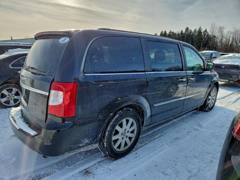 Photo 3 from auction – 2016 CHRYSLER TOWN & COU with VIN 2C4RC1BG6GR189011
