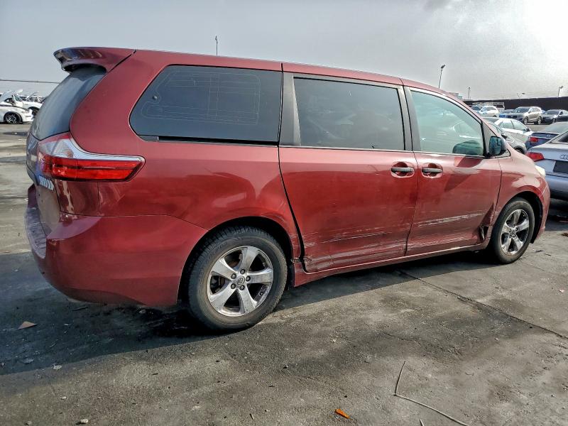 Photo 3 from auction – 2017 TOYOTA SIENNA with VIN 5TDZZ3DC8HS790000