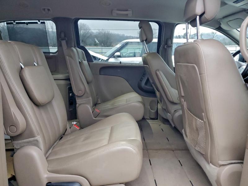 Photo 11 from auction – 2015 CHRYSLER TOWN & COU with VIN 2C4RC1CG4FR752599