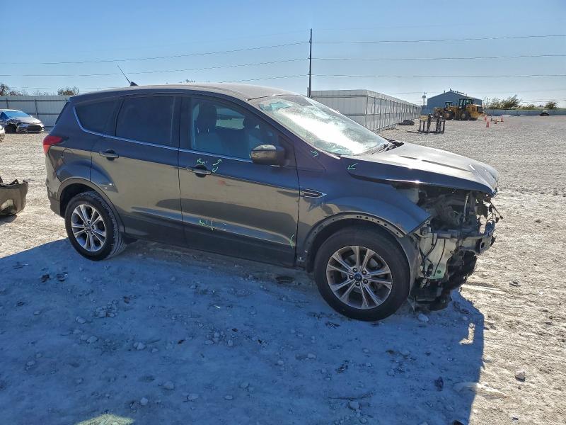 Photo 4 from auction – 2019 FORD ESCAPE with VIN 1FMCU0GD6KUA33909