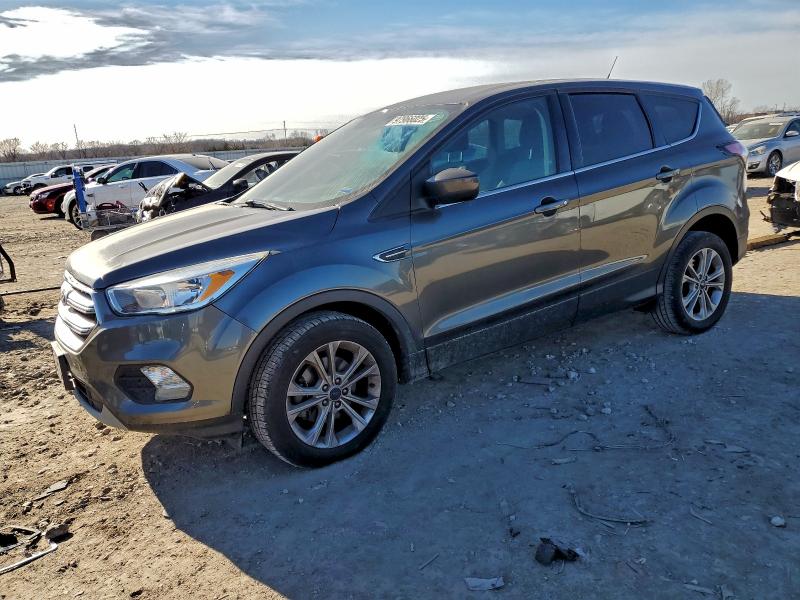 FORD ESCAPE SE 2017 with VIN 1FMCU0GD6HUA52923 - Photo from auction
