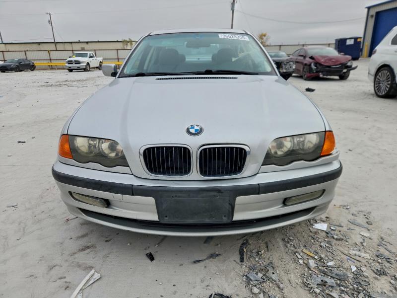 Photo 5 from auction – 2001 BMW 325 I with VIN WBAAN37471ND48172