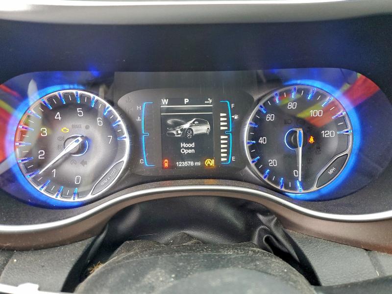 Photo 9 from auction – 2017 CHRYSLER PACIFICA T with VIN 2C4RC1BG0HR704697