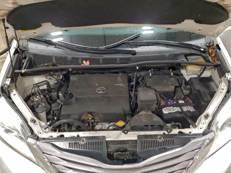 Photo 12 from auction – 2016 TOYOTA SIENNA XLE with VIN 5TDYK3DC0GS737998
