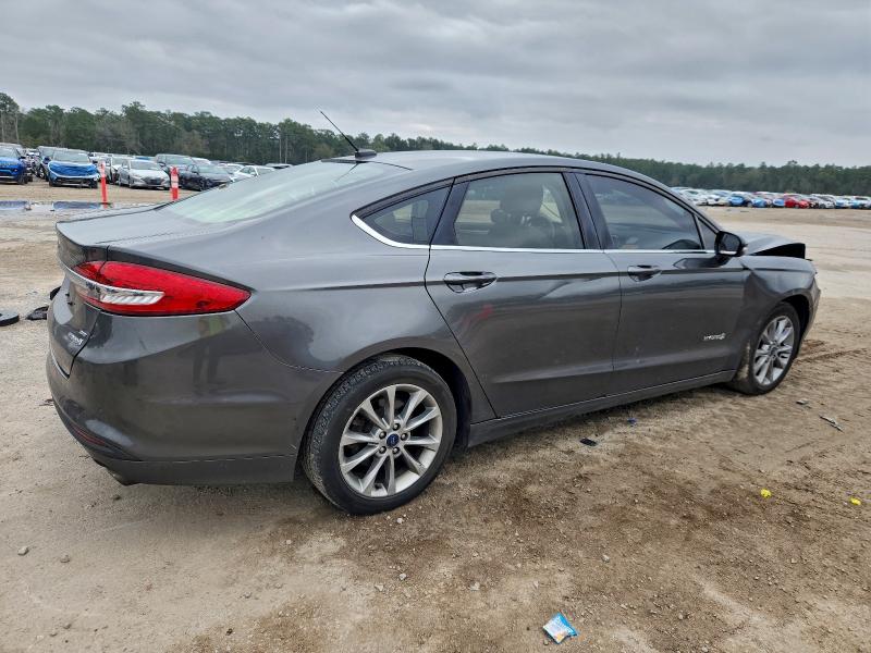 Photo 3 from auction – 2017 FORD FUSION with VIN 3FA6P0LU3HR318300