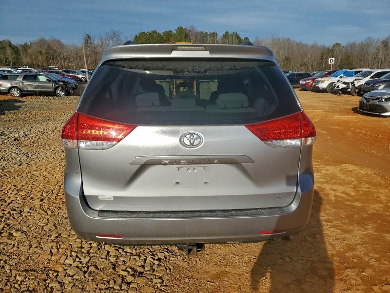 Photo 6 from auction – 2012 TOYOTA SIENNA LE with VIN 5TDKK3DC1CS260143