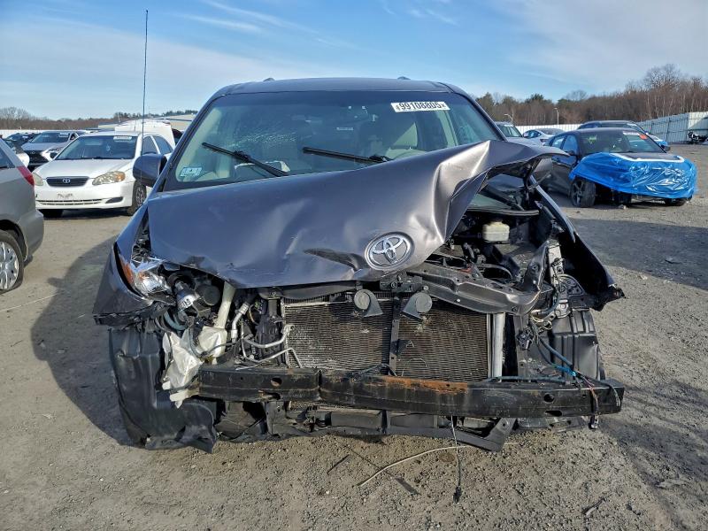 Photo 5 from auction – 2011 TOYOTA SIENNA LE with VIN 5TDKK3DCXBS156040