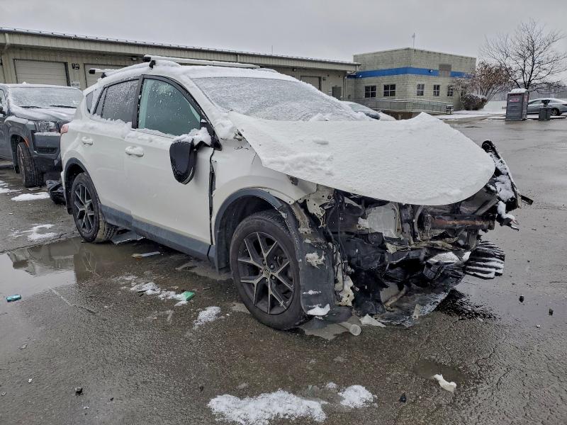 Photo 4 from auction – 2016 TOYOTA RAV4 SE with VIN 2T3JFREV6GW504053