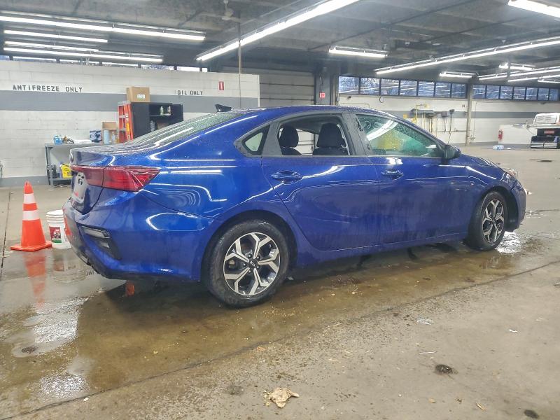 Photo 3 from auction – 2021 KIA FORTE FE with VIN 3KPF24AD5ME386201