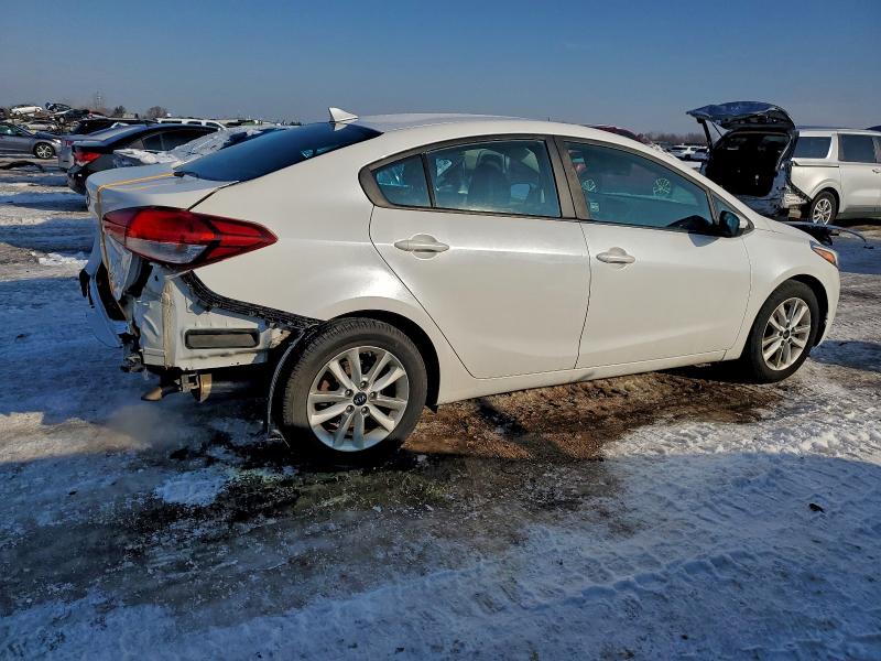 Photo 3 from auction – 2017 KIA FORTE LX with VIN 3KPFL4A7XHE018688