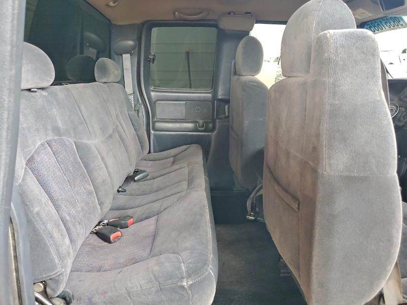 Photo 10 from auction – 2002 CHEVROLET SILVERADO with VIN 2GCEC19T721117145
