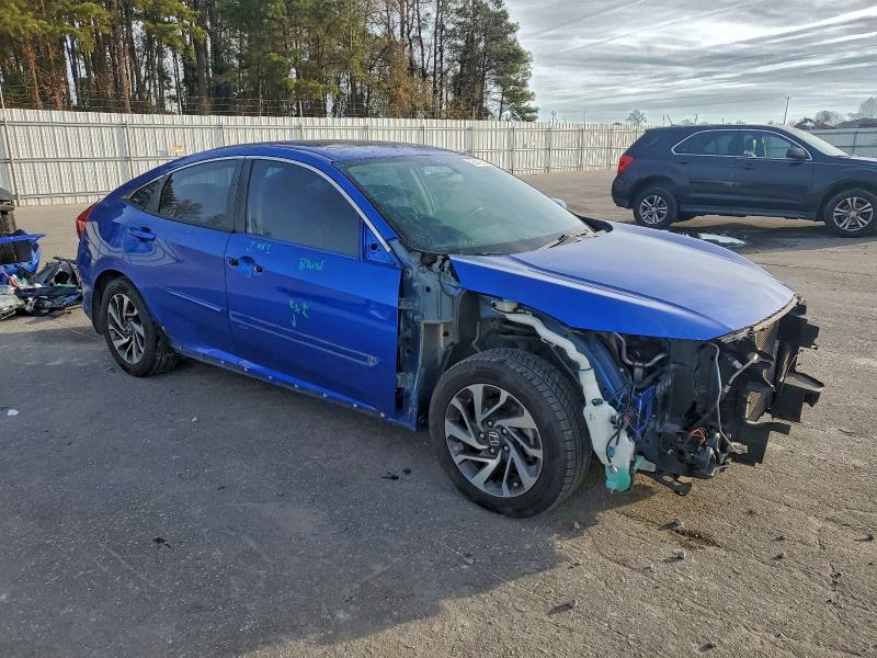 صورة رقم 4 من المزاد - 2017 HONDA CIVIC EX مع VIN 19XFC2F71HE037384